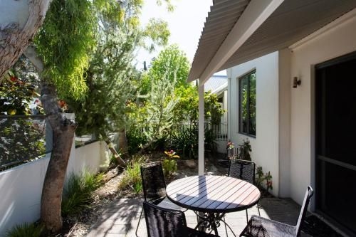 Luxury Modern Escapia4