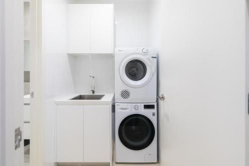 The X - Contemporary Apartment In Wickham (Contemporary Apartment In Wickham)4