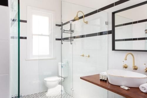 Sunny Apartment with Private Parking1