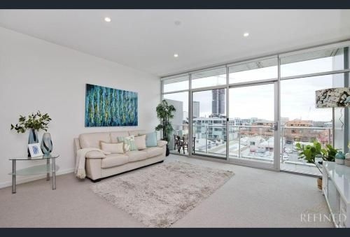 Picturesque on Pirie - Heart of East End - Wifi - Netflix0