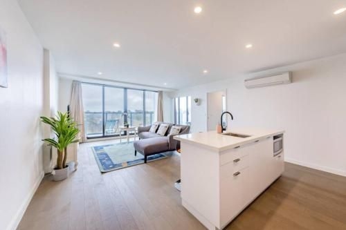 Modern Luxury 3 Bedroom Apartment with Sea Views0