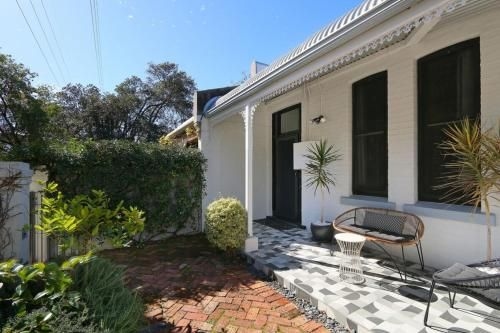 Designer 2-Bed House wGarden - Northbridge Perth (Designer 2 Bedroom House with Garden in Northbridge)3