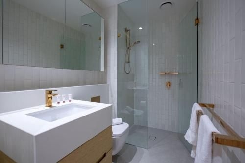 Luxury 2bed2bath apt in the heart of Mel@Collins1