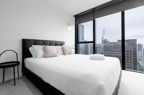 Luxury 2bed2bath apt in the heart of Mel@Collins4