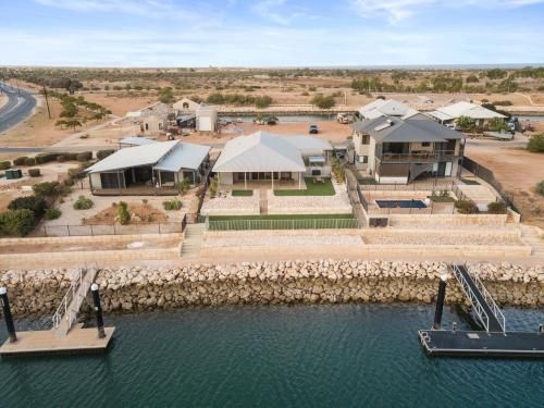 4 Corella Court - Brand New Magnificent Marina Home With Wi-Fi3