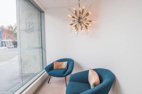 Home with Perfect location! Close to Train&CBD2