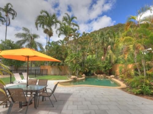 Island View Unit 2 / 40 Marine Parade4