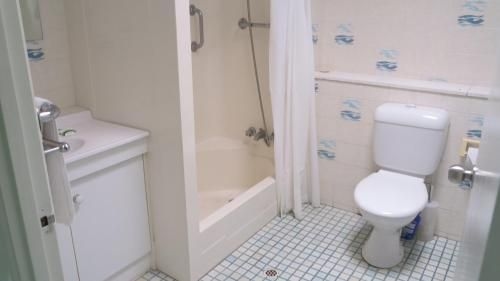 Paradise Apartments Unit 20