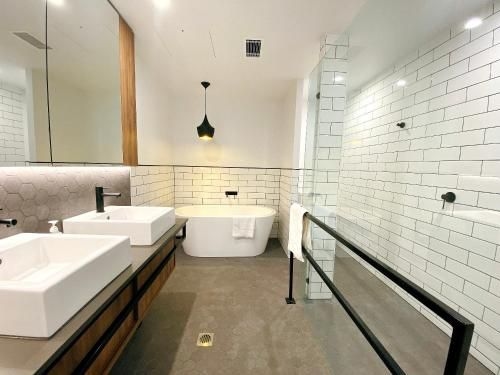 Large space 2 BED APT near Brisbane Airport1