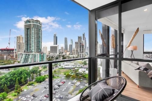 Roomy Apartment with Balcony, Parking, Ocean Views2