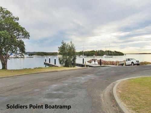 3 'Bangalee' 41 Soldiers Point Rd - Fantastic Waterfront Unit with Pool, WIFI & Chromecast3