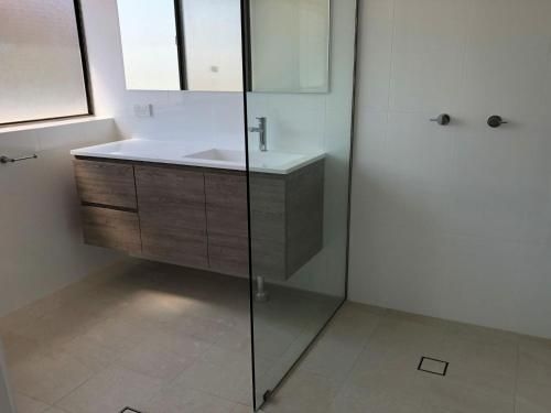 3 'Bangalee' 41 Soldiers Point Rd - Fantastic Waterfront Unit with Pool, WIFI & Chromecast1
