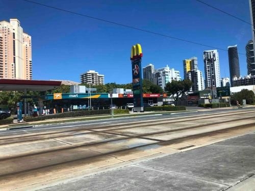 Relaxing Escape! In the heart of Broadbeach - transport, casino, free wifi and Netflix1