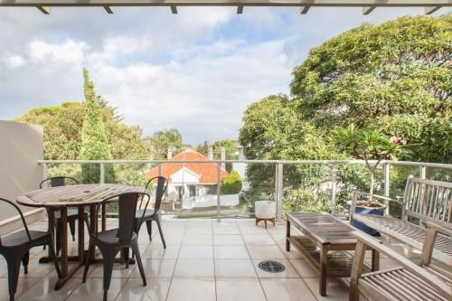 Sunlit Bondi Beach Apartment With Balcony, Parking1