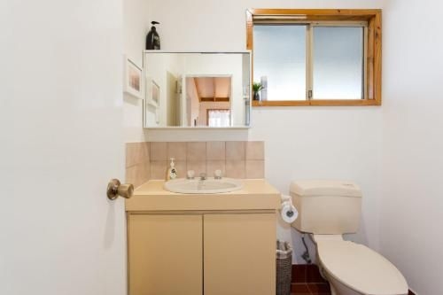 Surf and Sunsets, Beach Holiday Home Mandurah2