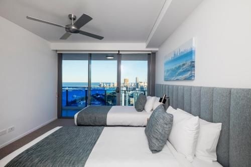 Sky Broadwater Apartments3