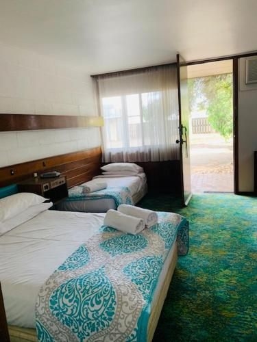 Caledonian Hotel Motel1