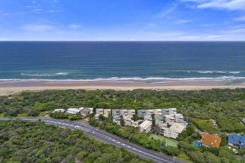 Stunning Beach Front Villa At Castaway Cove4
