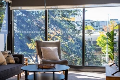 Midnight Apartments Accommodate Canberra0