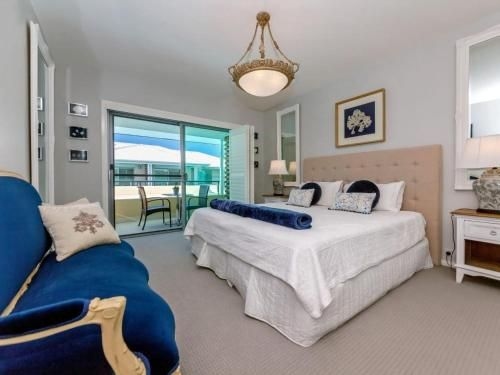 Hamptons Retreat @ Unit 259B Pacific Blue0