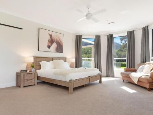 Cowley House - stunning entertainer, views, pool4