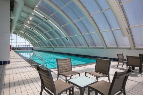 Darling Harbour Apartment with Parking, Views Pool3