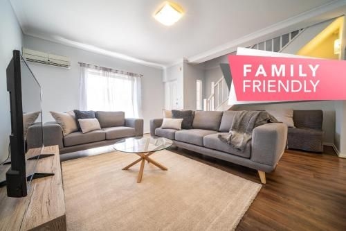 Seascape @ Glenelg - 3BDRM Luxury - WiFi - Beach - Airport0