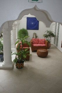 Alhambra Beach Hotel0