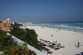 Alhambra Beach Hotel1