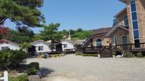 Yellow Pension3