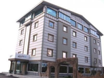 SANDAL HOTEL1