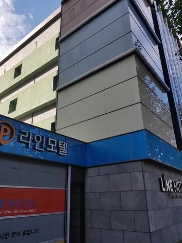Line Motel3