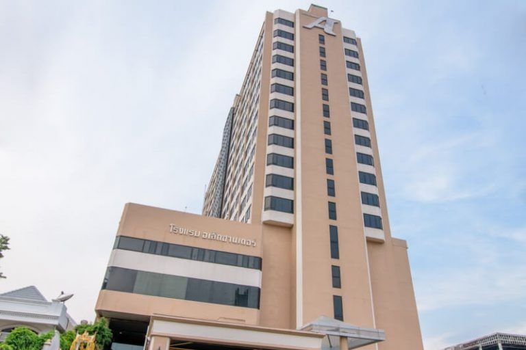 โรงแรมอเล็กซานเดอร์ (Alexander Hotel)1