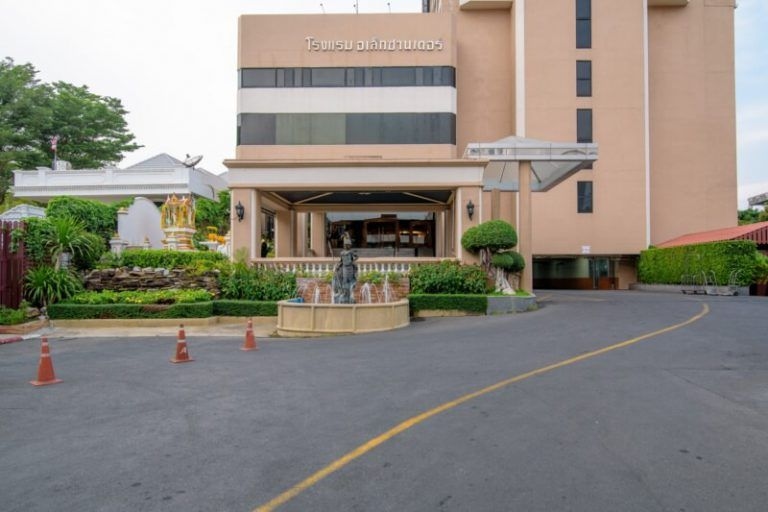 โรงแรมอเล็กซานเดอร์ (Alexander Hotel)4