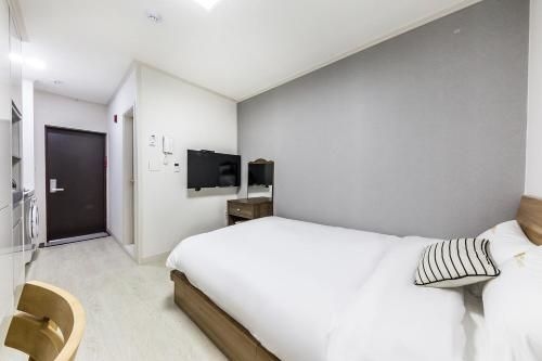 โรงแรมเจเอส (JS Hotel)1