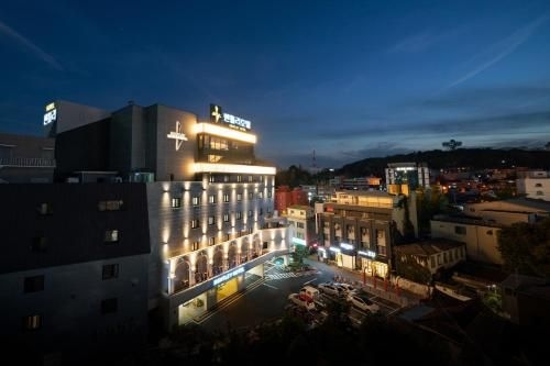 Bentley Tourist Hotel0