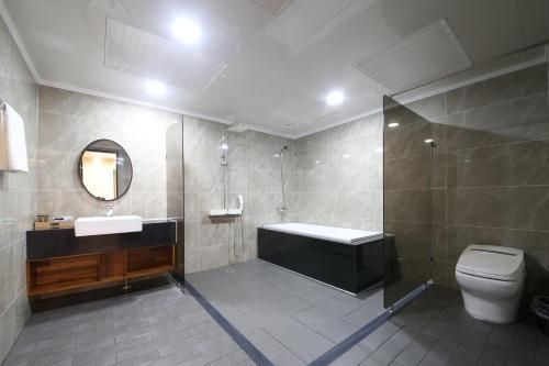 Bentley Tourist Hotel1