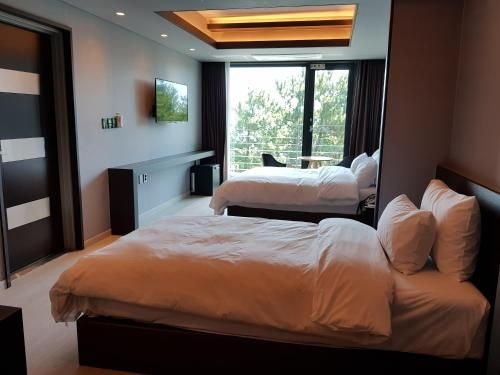 โรงแรมซันทรี (Suntree Hotel)1