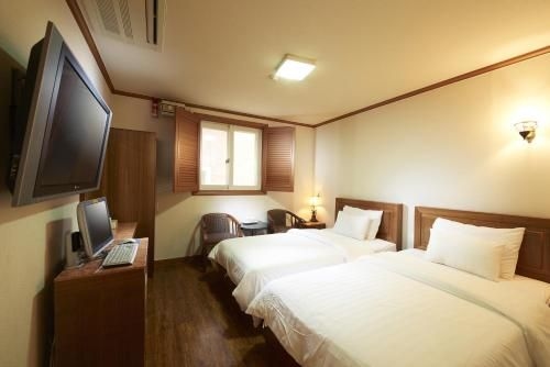 Noble Hotel4