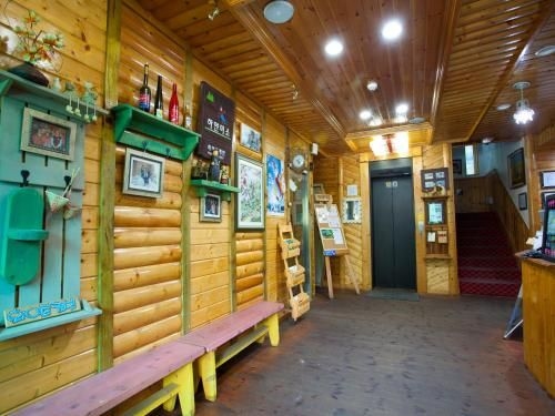 White Cabin2