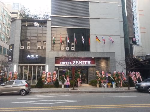 Hotel Zenith0