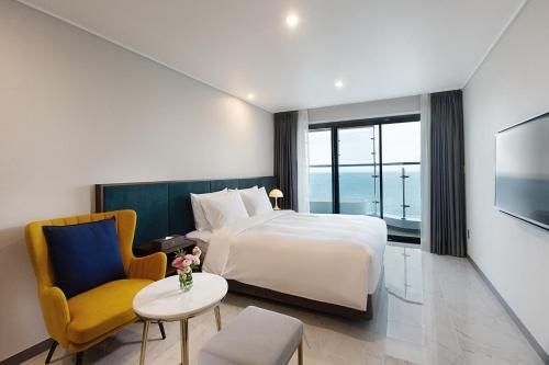 แฮอุนแด ยองมู พาเหรด โฮเทล (HAEUNDAE YOUNGMU PARADE HOTEL)1