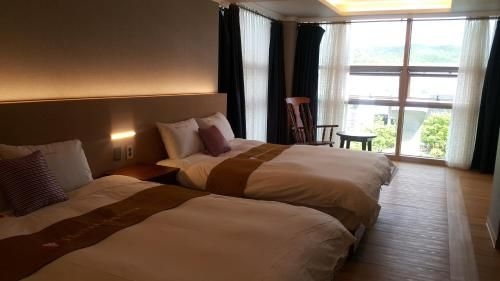 Ariana Hotel3