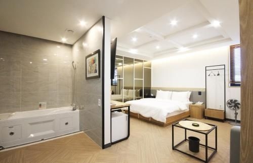 Amare Hotel1