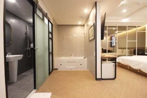 Amare Hotel3