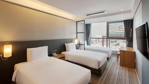 Instay Yeongdo Hotel3