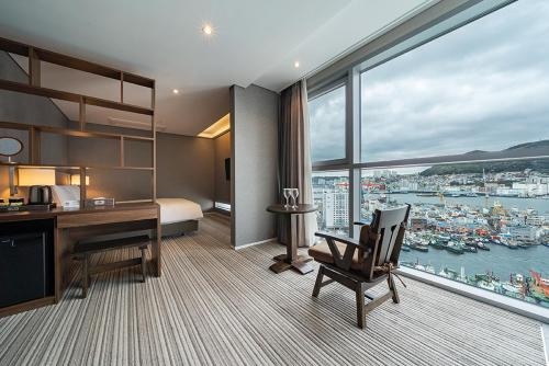 Instay Yeongdo Hotel2