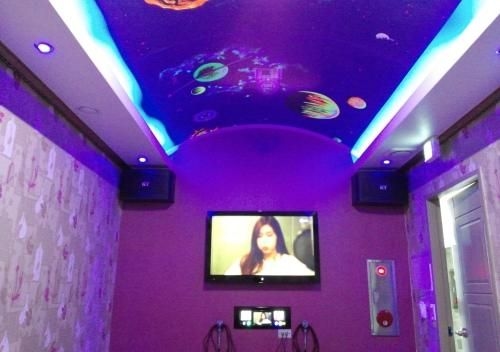 Blue Hawaii Hotel2
