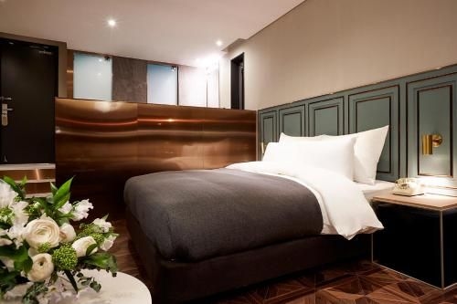 โรงแรมนายน์ บริค (Nine Brick Hotel)3