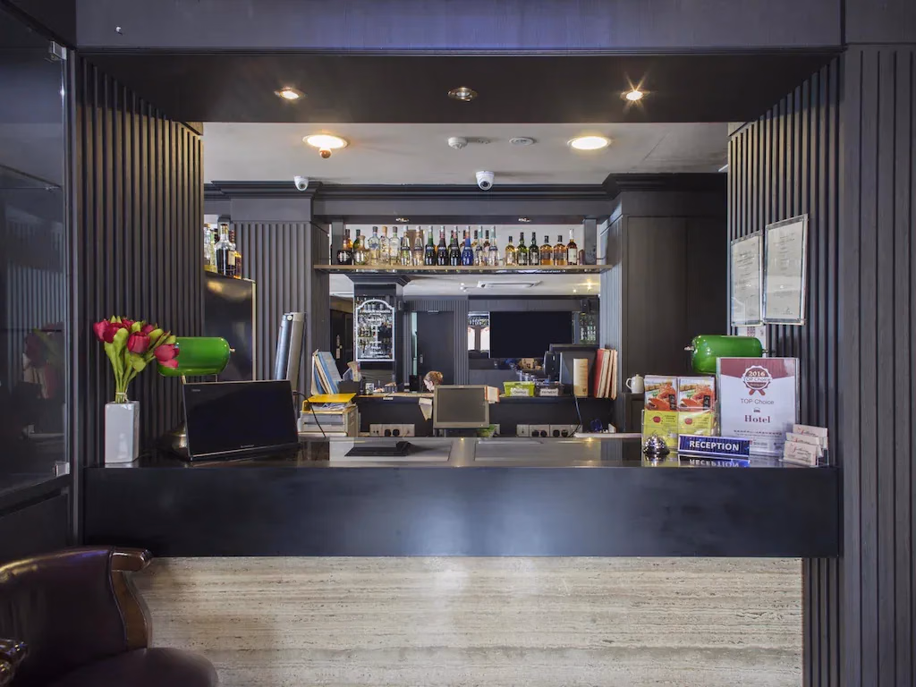 เดอะ เซาธ์บริดจ์ โฮเต็ล (The Southbridge Hotel)2